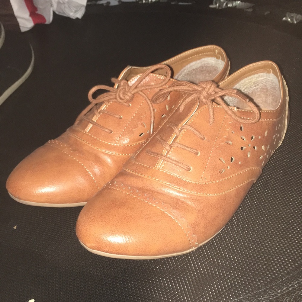 Women’s Brown faux Leather Cute LaceUp Shoe